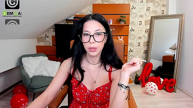 Snapshot of EmillyTaylor chatting on 02.26.25 EmillyTaylor online show from 02.26.25