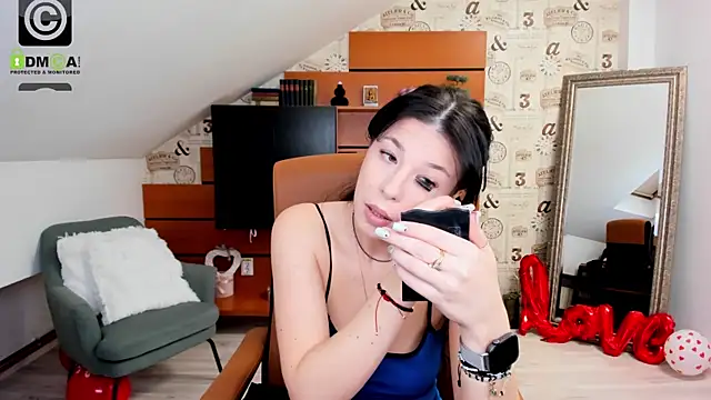 Snapshot of EmillyTaylor chatting on 03.04.25 EmillyTaylor online show from 03.04.25