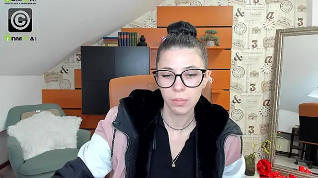 Snapshot of EmillyTaylor chatting on 03.22.25 EmillyTaylor online show from 03.22.25