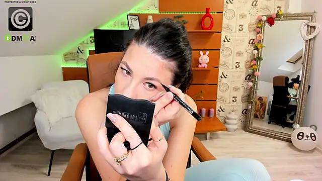 EmillyTaylor online show from 10.21.25