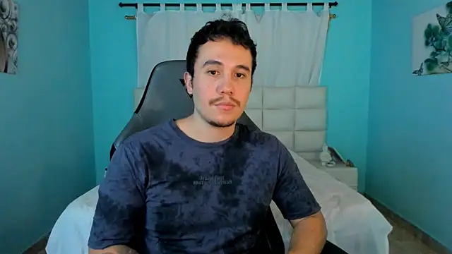 Snapshot of juan__jimenez chatting on 04.17.26 juan jimenez online show from 04.17.26