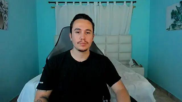 Snapshot of juan__jimenez chatting on 04.18.26 juan jimenez online show from 04.18.26
