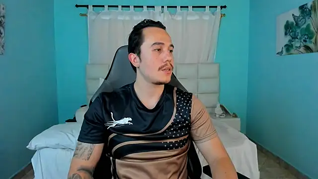 Snapshot of juan__jimenez chatting on 04.22.26 juan jimenez online show from 04.22.26