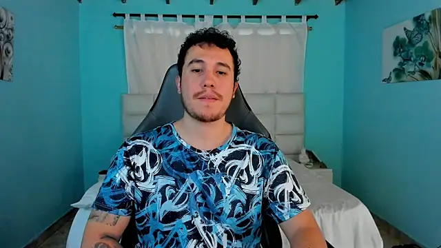Snapshot of juan__jimenez chatting on 05.25.26 juan jimenez online show from 05.25.26