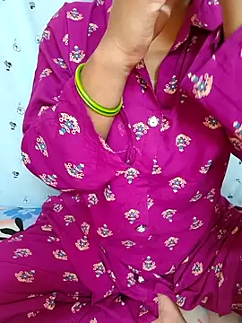 Snapshot of Beautifulsex4u chatting on 10.18.25 Beautifulsex4u online show from 10.18.25