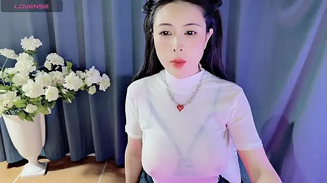 candy-yiyi online show from 12.21.24