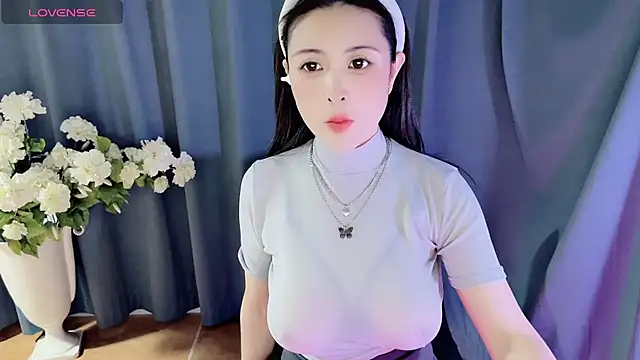 candy-yiyi online show from 01.10.25