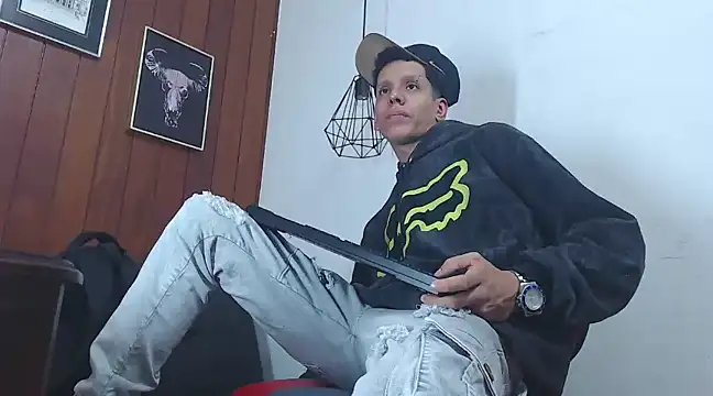 Snapshot of GaboReyes chatting on 12.19.24 GaboReyes online show from 12.19.24