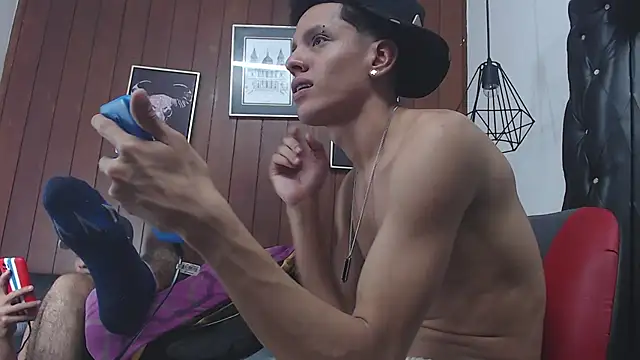 Snapshot of GaboReyes chatting on 03.12.25 GaboReyes online show from 03.12.25