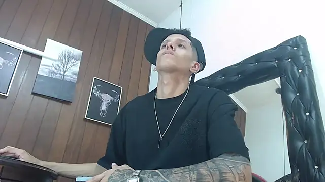 Snapshot of GaboReyes chatting on 09.20.25 GaboReyes online show from 09.20.25