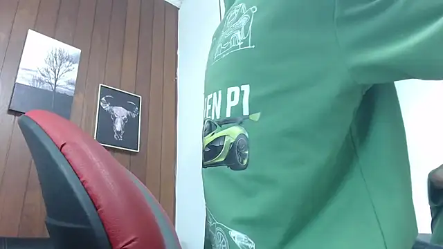 Snapshot of GaboReyes chatting on 09.27.25 GaboReyes online show from 09.27.25