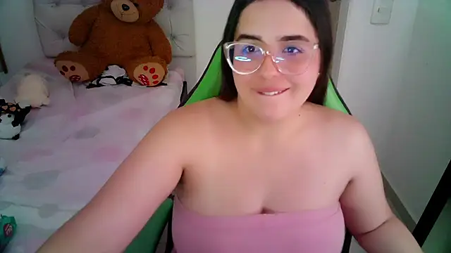 Snapshot of _alicia_z chatting on 12.01.24 alicia z online show from 12.01.24