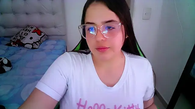 Snapshot of _alicia_z chatting on 12.21.24 alicia z online show from 12.21.24