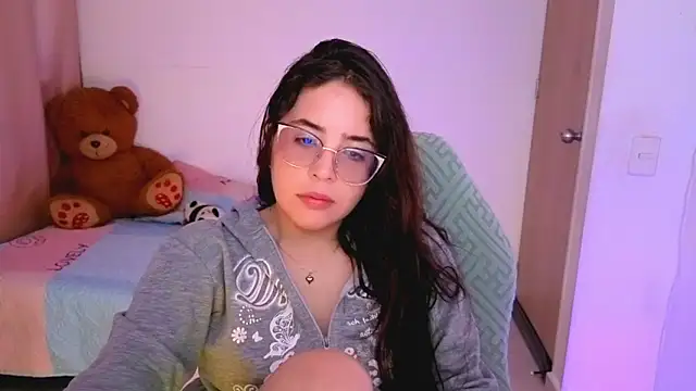 Snapshot of _alicia_z chatting on 03.18.26 alicia z online show from 03.18.26