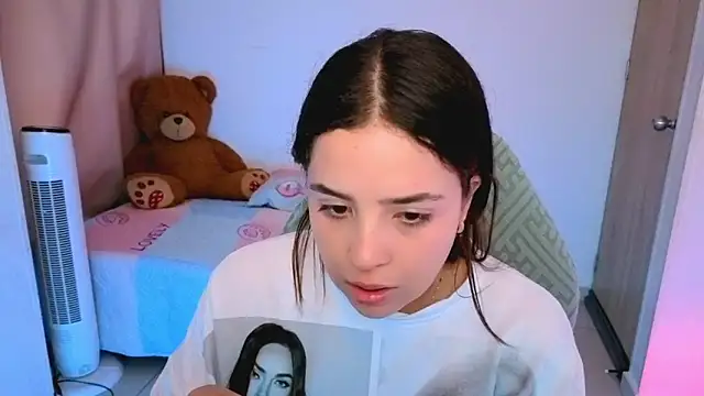 Snapshot of _alicia_z chatting on 04.06.26 alicia z online show from 04.06.26