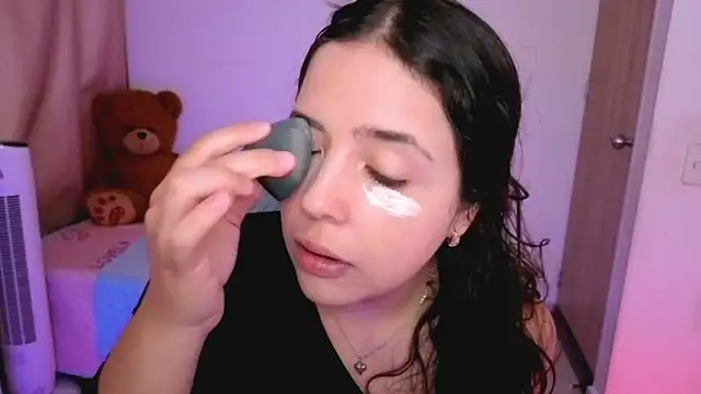 Snapshot of _alicia_z chatting on 04.16.26 alicia z online show from 04.16.26