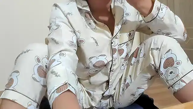 Snapshot of Beauty_Asian_Tina chatting on 02.05.25 Beauty Asian Tina online show from 02.05.25