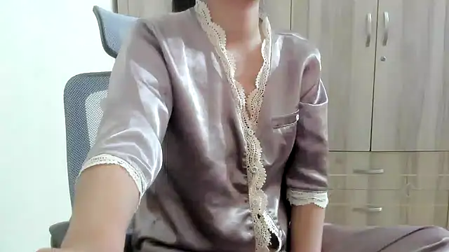 Snapshot of Beauty_Asian_Tina chatting on 02.14.25 Beauty Asian Tina online show from 02.14.25