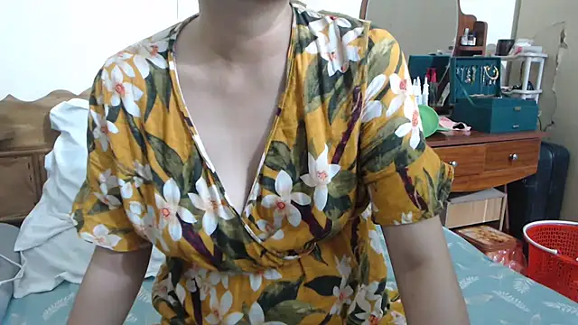 Snapshot of Beauty_Asian_Tina chatting on 10.12.25 Beauty Asian Tina online show from 10.12.25