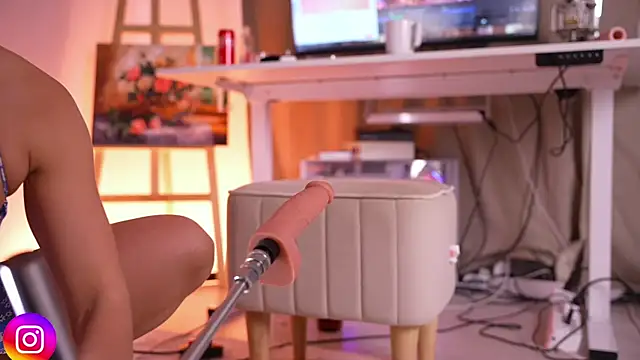 Snapshot of Lilevame chatting on 09.27.25 Lilevame online show from 09.27.25