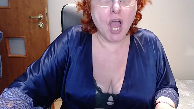 Snapshot of JoannaAndNeighbour chatting on 12.23.24 JoannaAndNeighbour online show from 12.23.24