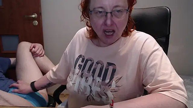 Snapshot of JoannaAndNeighbour chatting on 01.10.25 JoannaAndNeighbour online show from 01.10.25