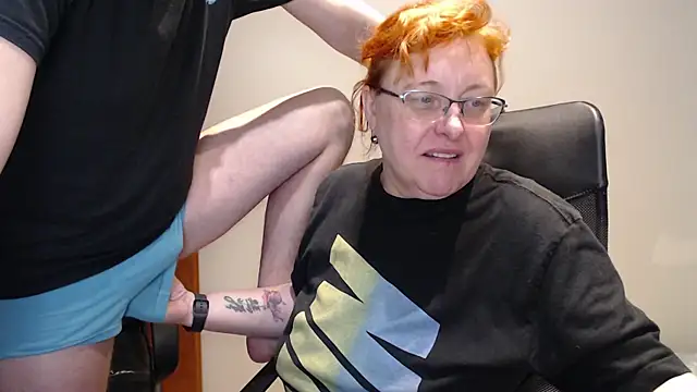 Snapshot of JoannaAndNeighbour chatting on 01.15.25 JoannaAndNeighbour online show from 01.15.25