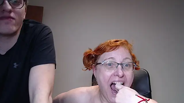 Snapshot of JoannaAndNeighbour chatting on 01.19.25 JoannaAndNeighbour online show from 01.19.25