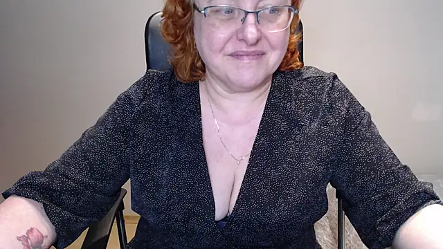 Snapshot of JoannaAndNeighbour chatting on 01.29.25 JoannaAndNeighbour online show from 01.29.25