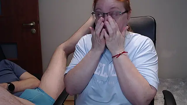 Snapshot of JoannaAndNeighbour chatting on 01.30.25 JoannaAndNeighbour online show from 01.30.25