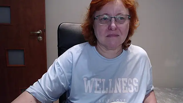 Snapshot of JoannaAndNeighbour chatting on 01.31.25 JoannaAndNeighbour online show from 01.31.25