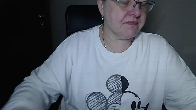 Snapshot of JoannaAndNeighbour chatting on 02.13.25 JoannaAndNeighbour online show from 02.13.25