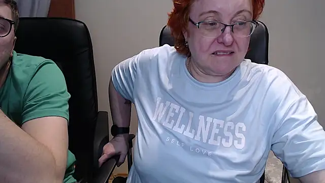 Snapshot of JoannaAndNeighbour chatting on 02.24.25 JoannaAndNeighbour online show from 02.24.25