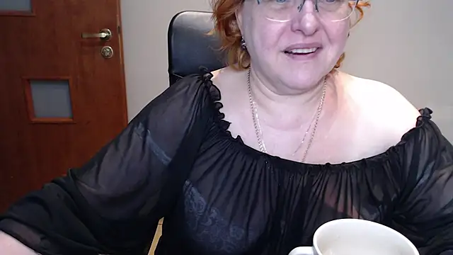 Snapshot of JoannaAndNeighbour chatting on 03.12.25 JoannaAndNeighbour online show from 03.12.25