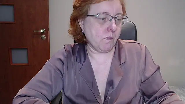 Snapshot of JoannaAndNeighbour chatting on 03.21.25 JoannaAndNeighbour online show from 03.21.25