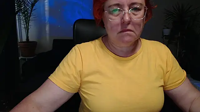 Snapshot of JoannaAndNeighbour chatting on 09.11.25 JoannaAndNeighbour online show from 09.11.25