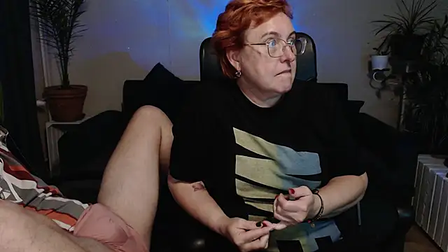 Snapshot of JoannaAndNeighbour chatting on 10.05.25 JoannaAndNeighbour online show from 10.05.25