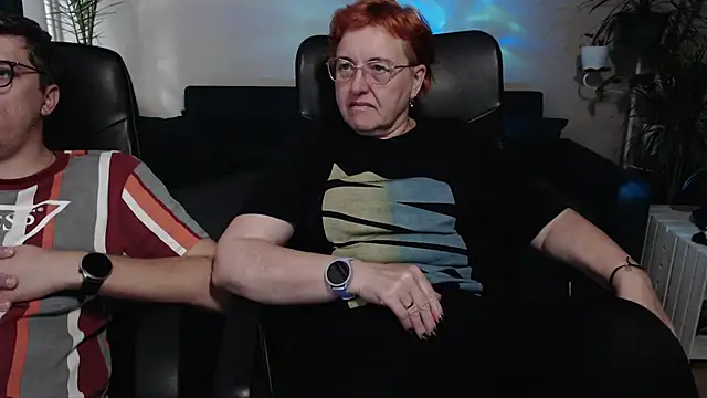 Snapshot of JoannaAndNeighbour chatting on 10.06.25 JoannaAndNeighbour online show from 10.06.25