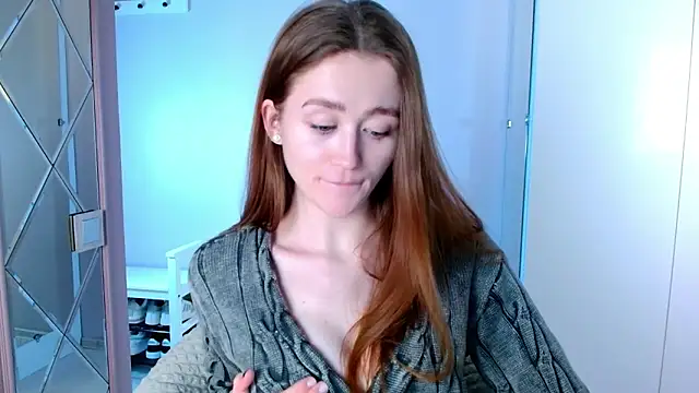 Snapshot of millllina chatting on 01.14.25 millllina online show from 01.14.25