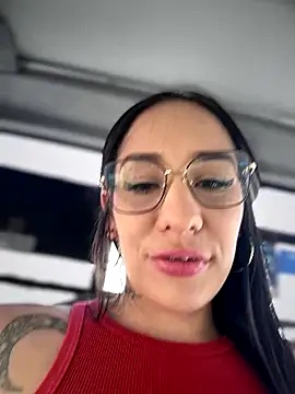 Snapshot of __IRIS__ chatting on 09.23.25 IRIS online show from 09.23.25