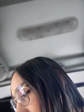 Snapshot of __IRIS__ chatting on 10.09.25 IRIS online show from 10.09.25