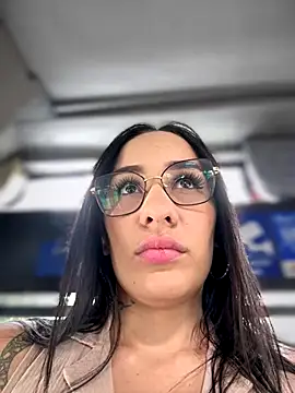 Snapshot of __IRIS__ chatting on 10.15.25 IRIS online show from 10.15.25