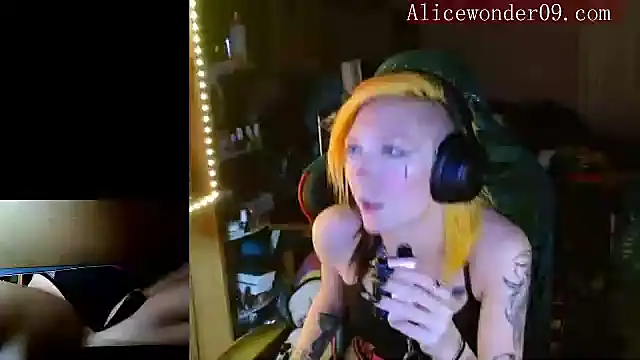 alicewonder09 online show from 12.19.24