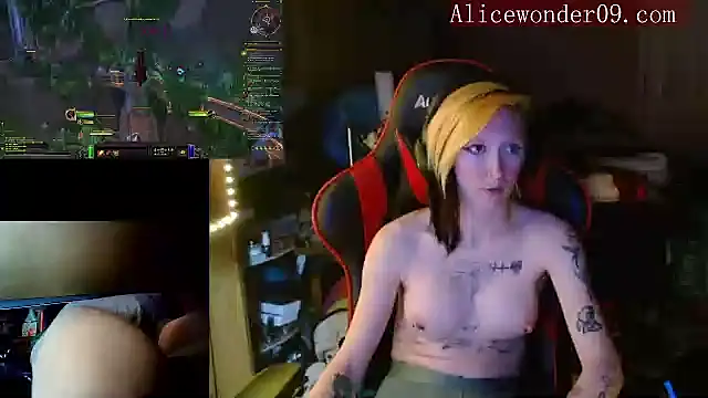 alicewonder09 online show from 12.22.24