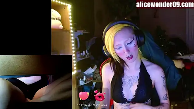 alicewonder09 online show from 12.24.24