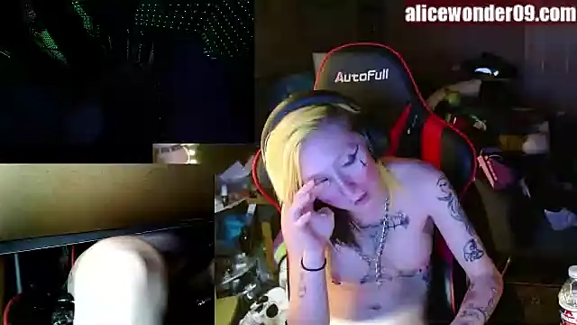 alicewonder09 online show from 12.31.24