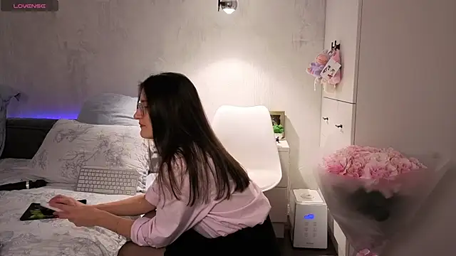 Snapshot of Alexperchik chatting on 10.19.25 Alexperchik online show from 10.19.25