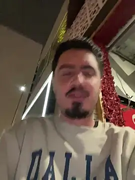 Snapshot of Bbyboyivan chatting on 12.28.24 Bbyboyivan online show from 12.28.24