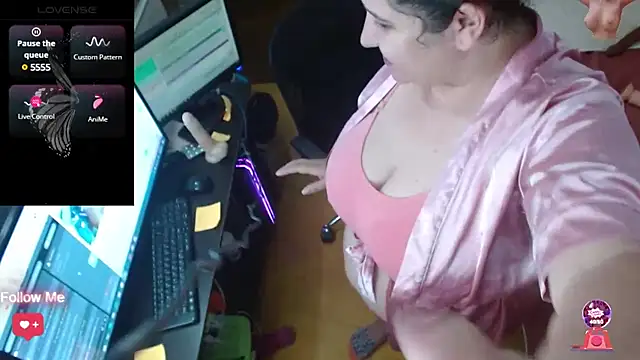 Snapshot of EMILY-NESSA chatting on 03.07.25 EMILY-NESSA online show from 03.07.25