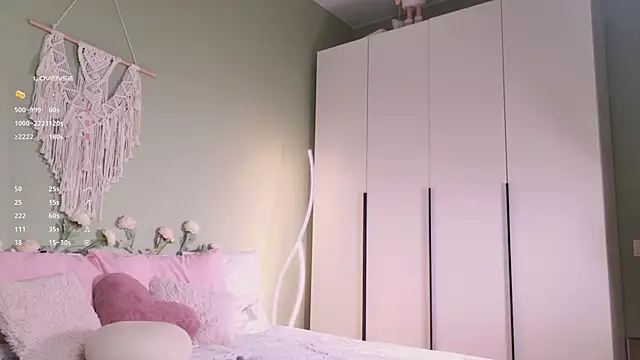 Snapshot of Rinas_secret chatting on 09.17.25 Rinas secret online show from 09.17.25